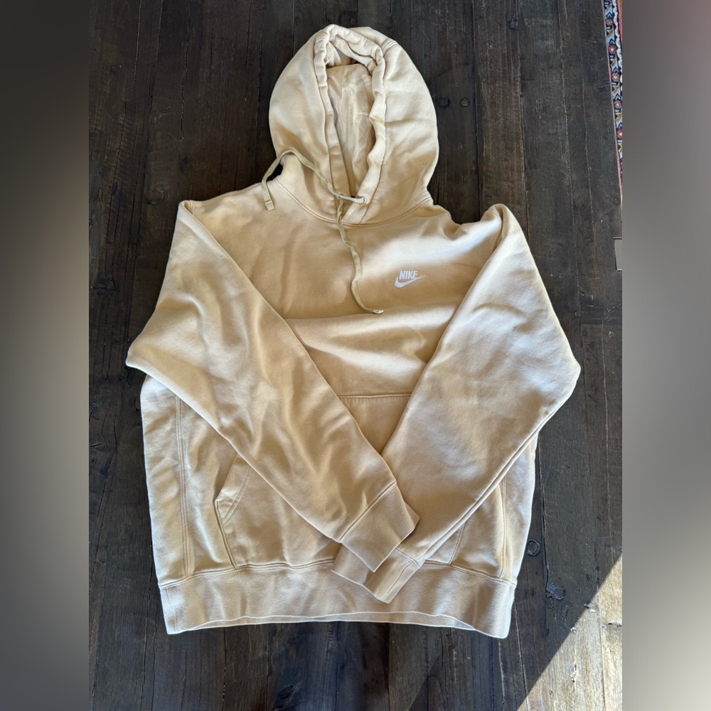 Nike Cream hoddie.